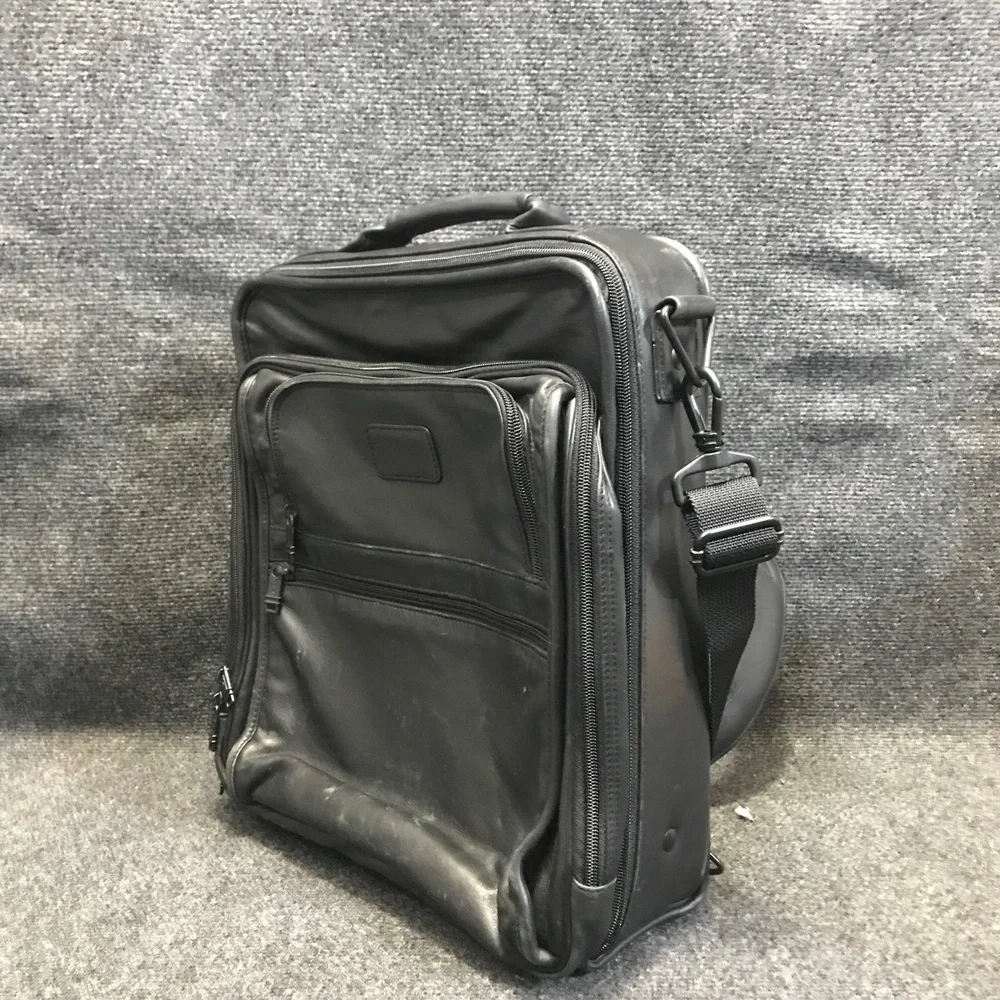 TUMI‎ Black Leather Messenger Bag Adjustable Crossbody Brief Travel Business